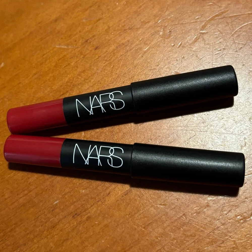 2 NARS Velvet Matte Lip Pencils Cruella